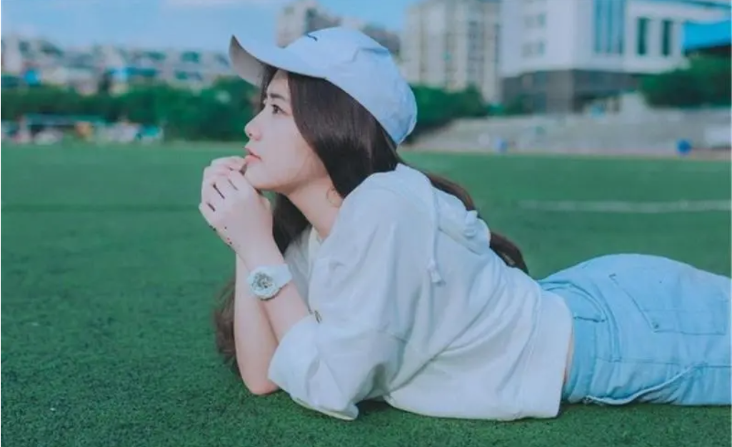 青年帽子穿搭